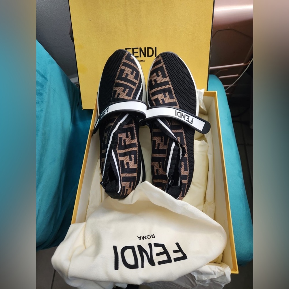 New with tags Fendi sneakers. Size 10.
